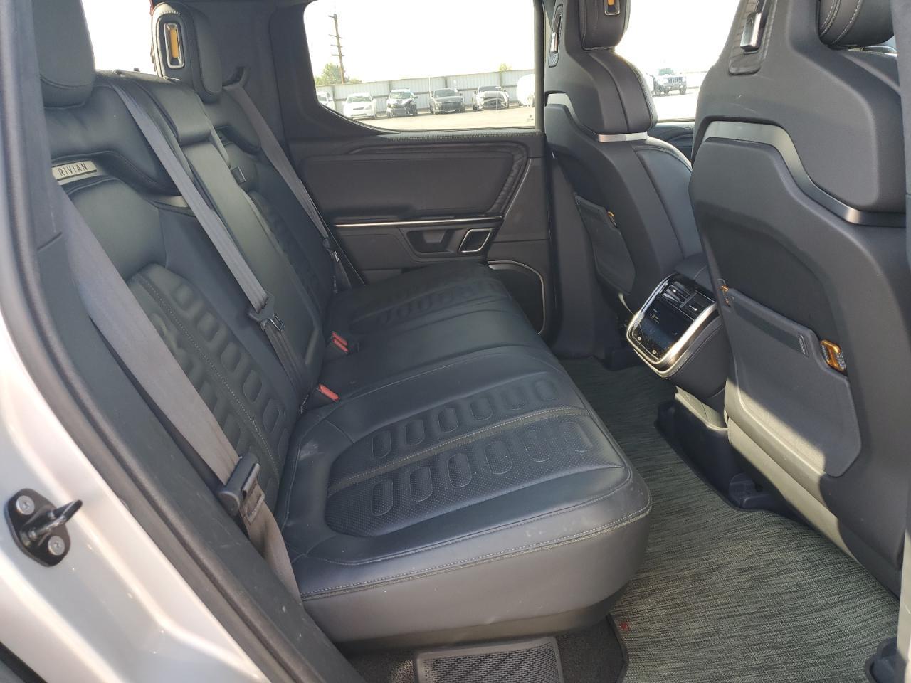 2022 RIVIAN R1t