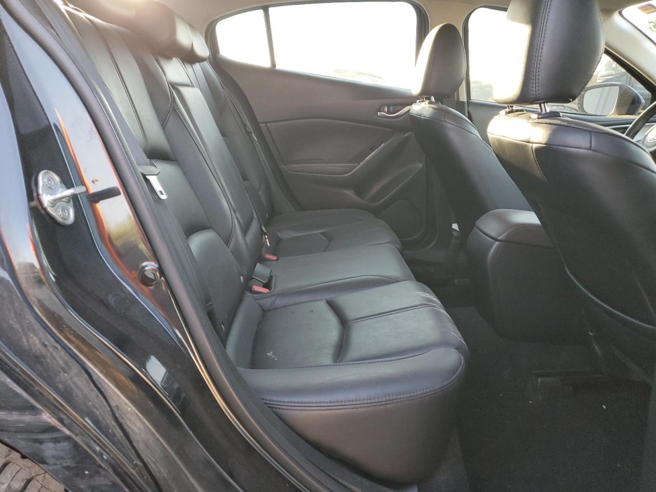 2018 MAZDA 3
