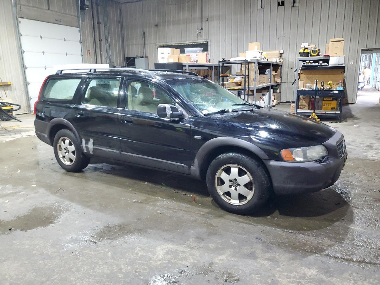 2001 VOLVO V70