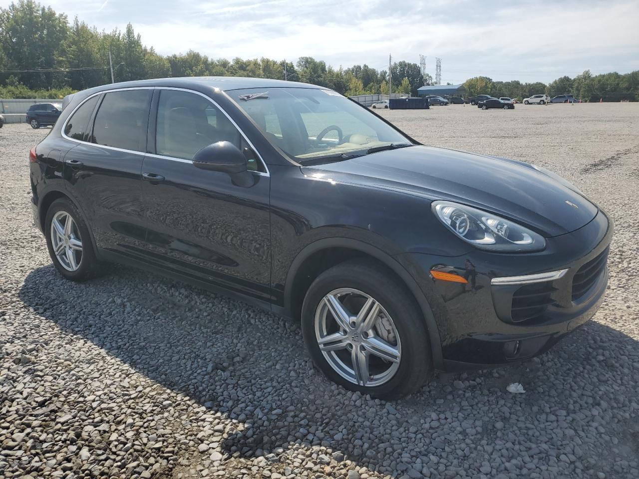 2015 PORSCHE CAYENNE