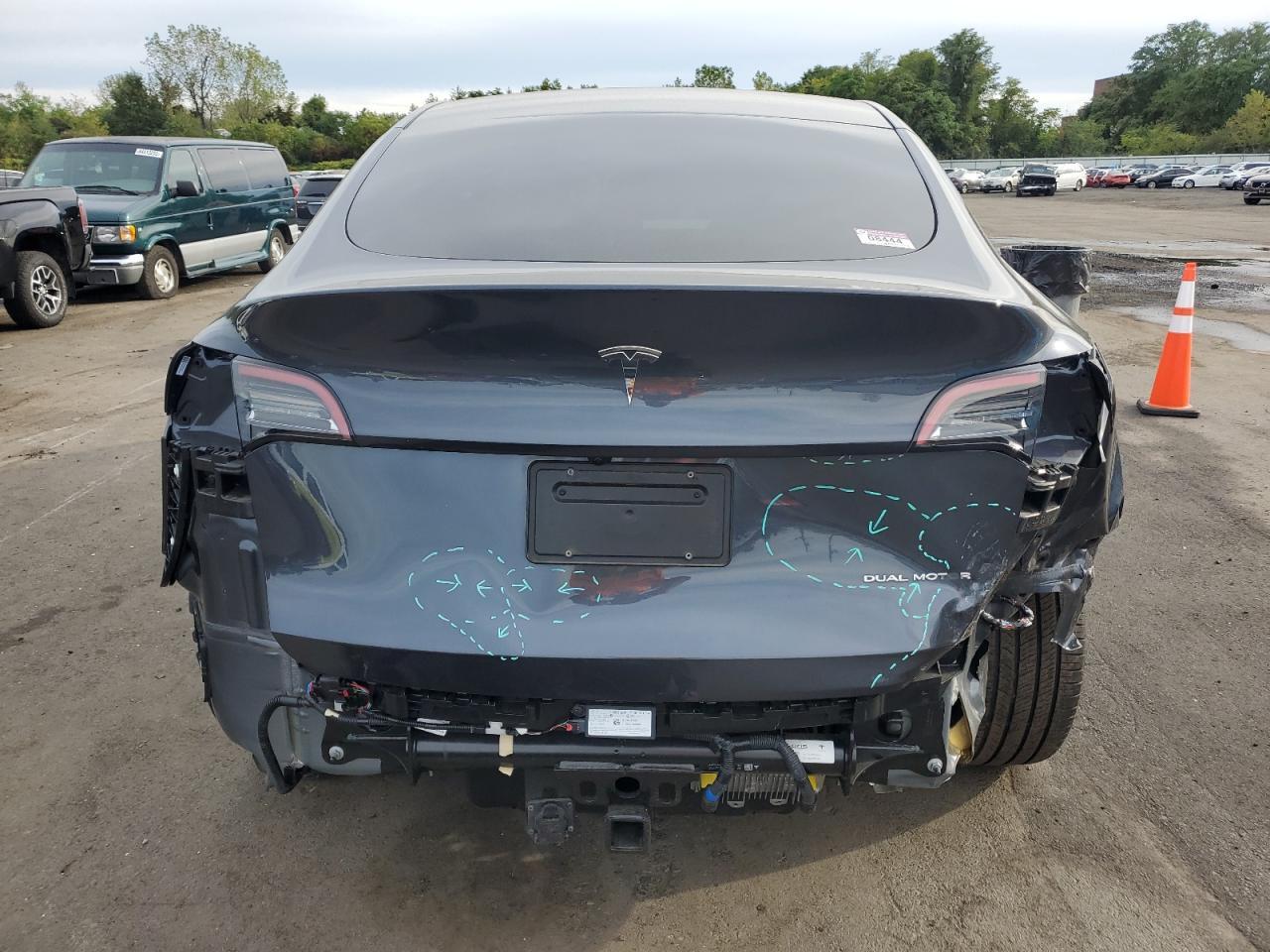 2024 TESLA MODEL Y