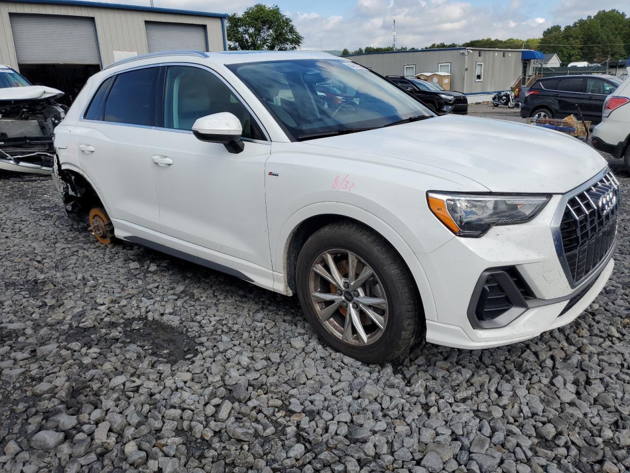 2022 AUDI Q3