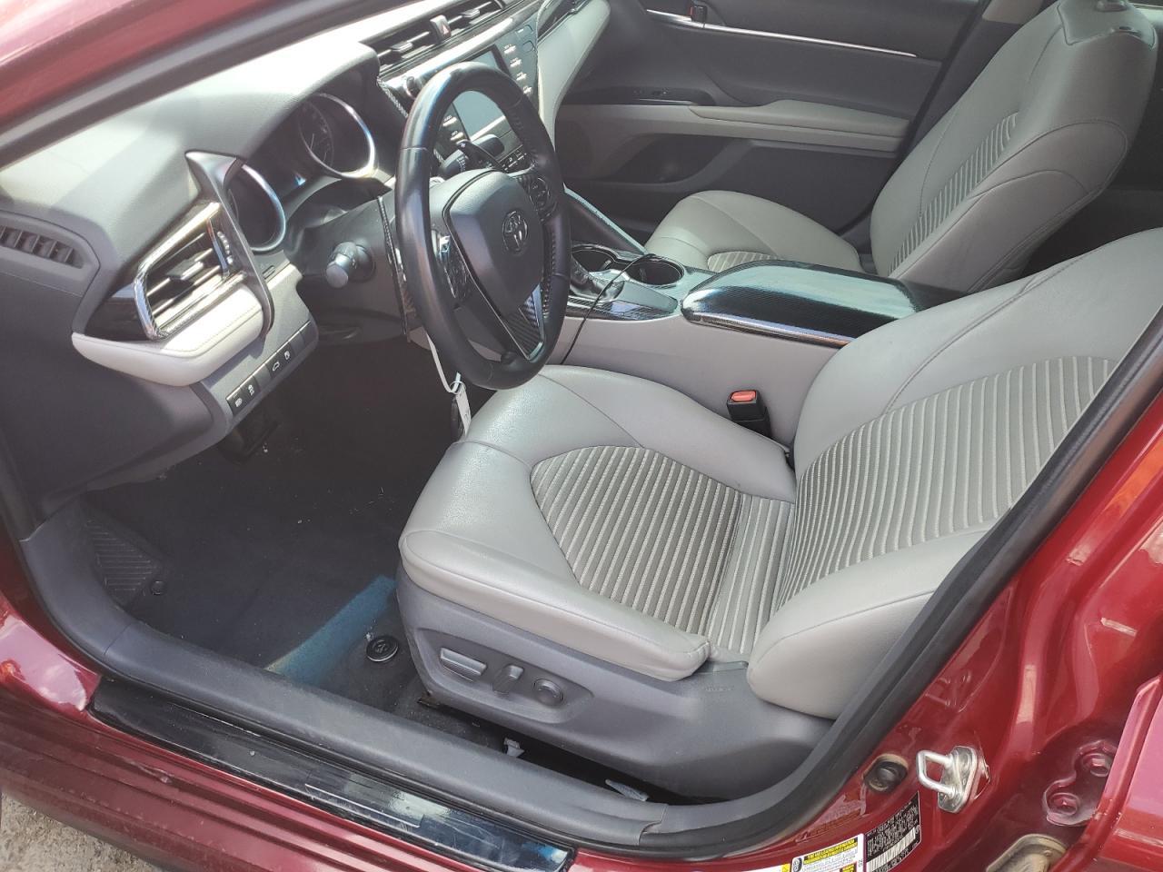 2018 TOYOTA CAMRY