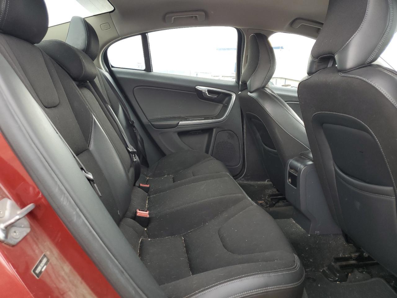 2016 VOLVO S60