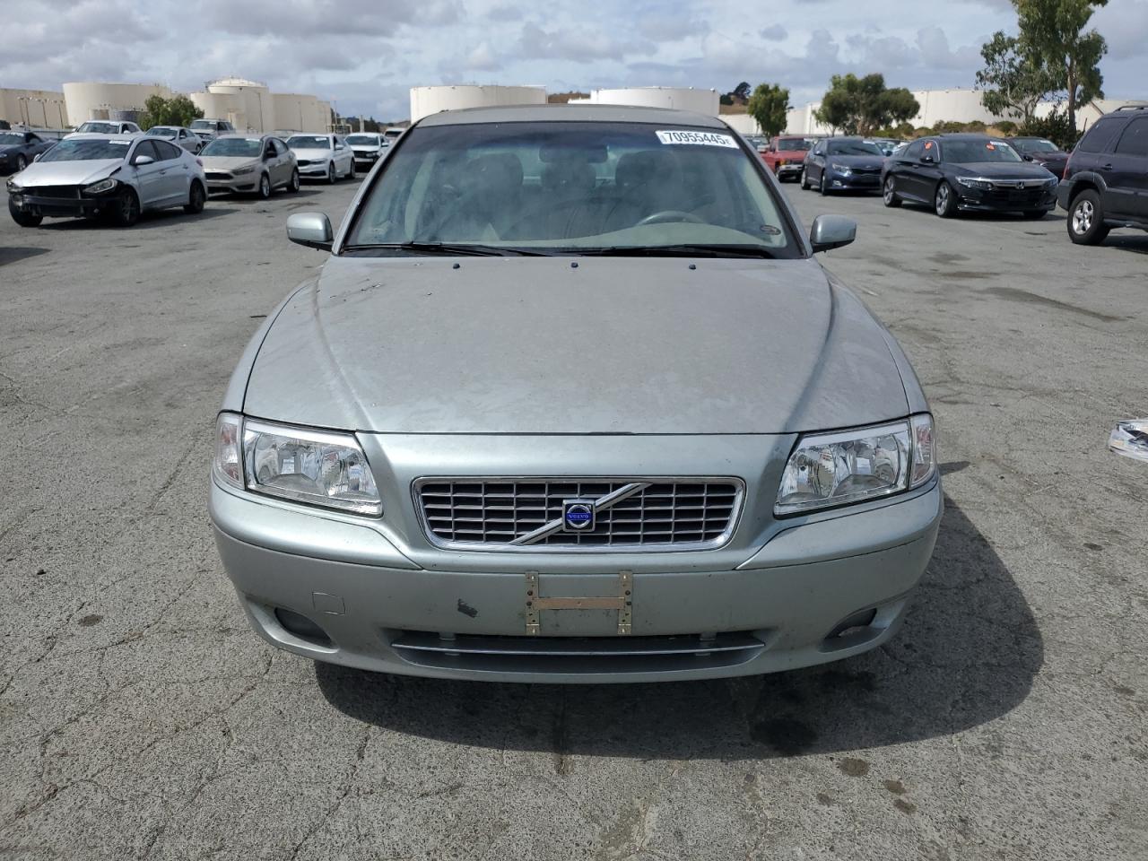 2004 VOLVO S80