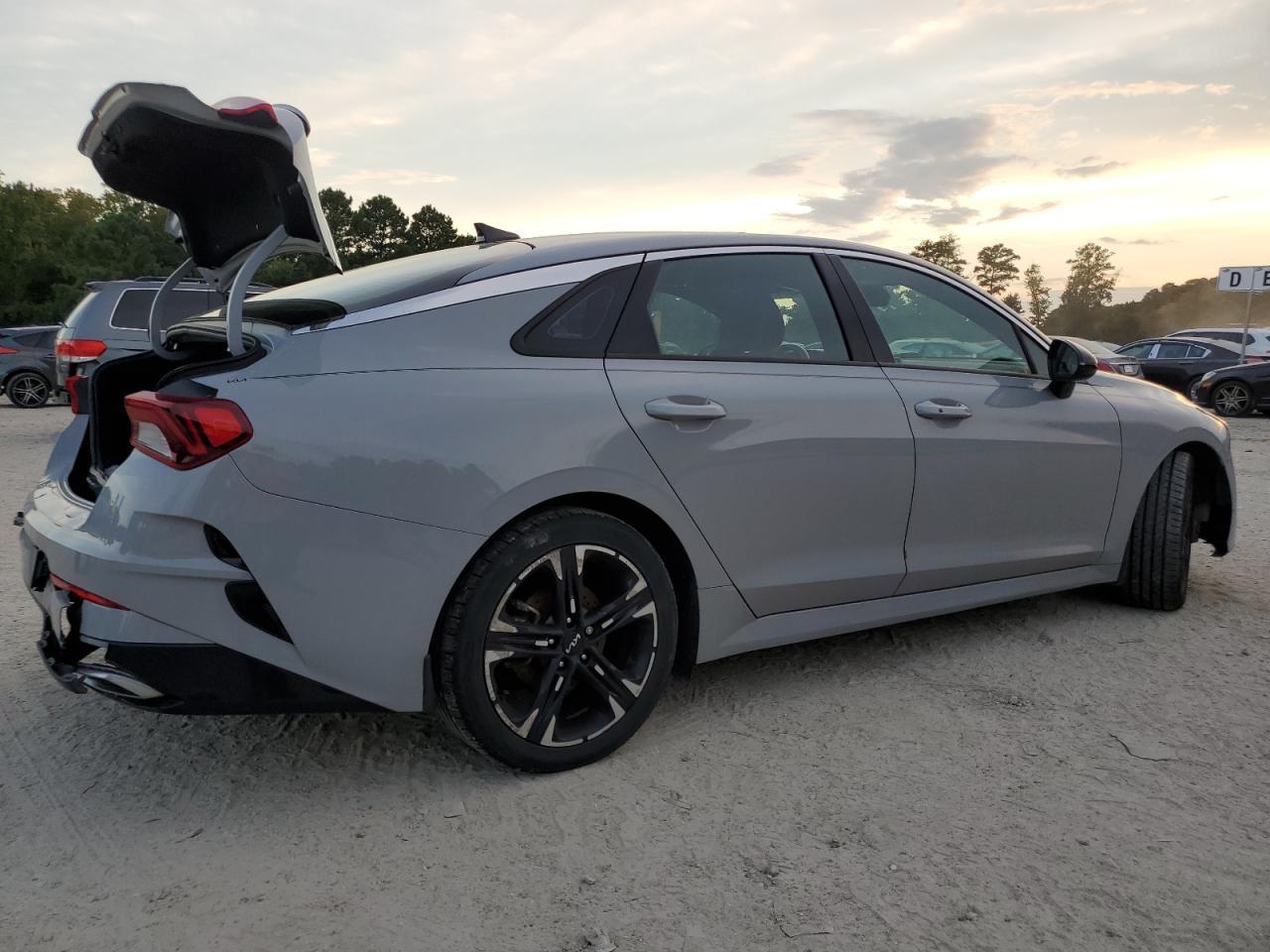 2022 KIA K5