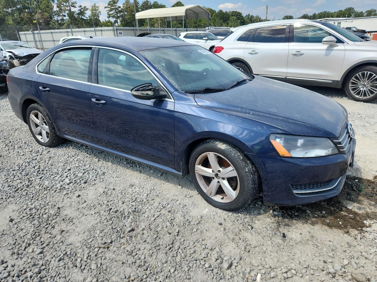 2012 VOLKSWAGEN Passat