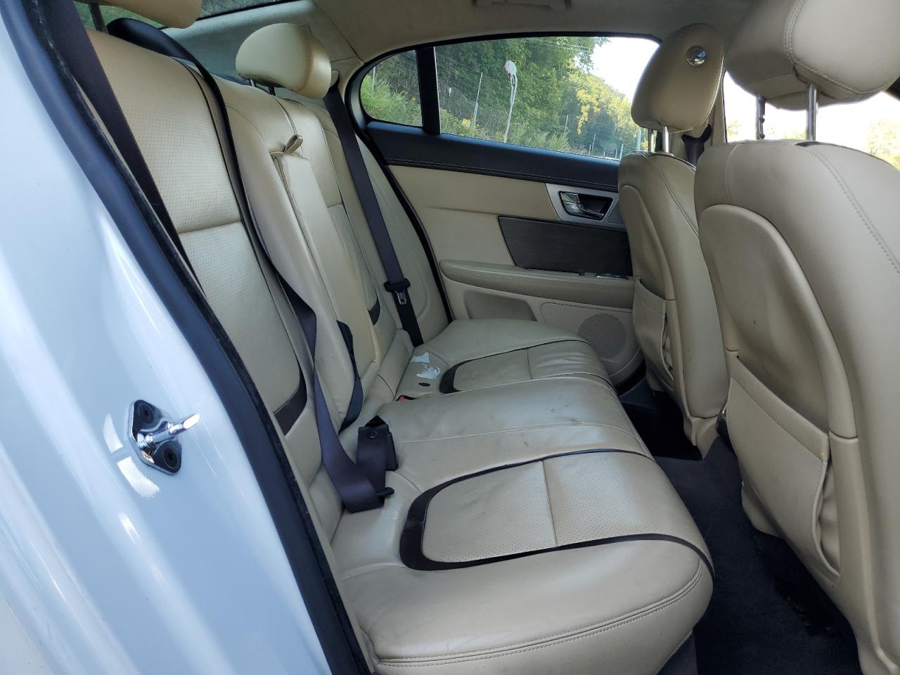 2015 JAGUAR XF