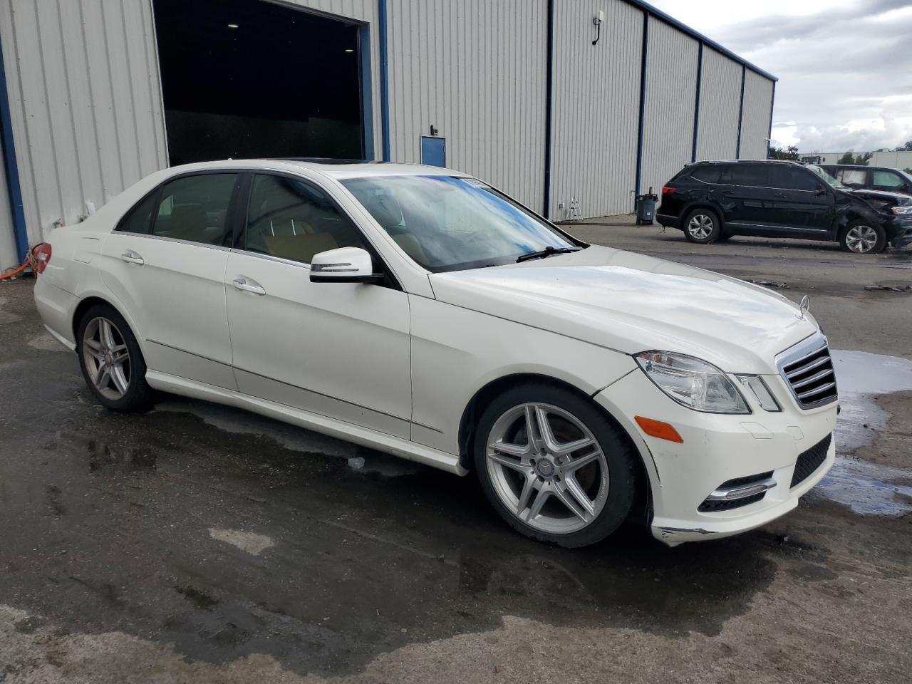 2013 MERCEDES-BENZ E-Class
