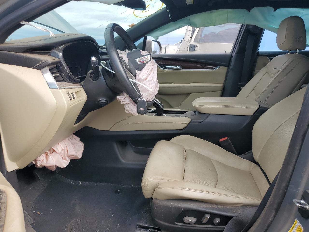 2017 CADILLAC XT5