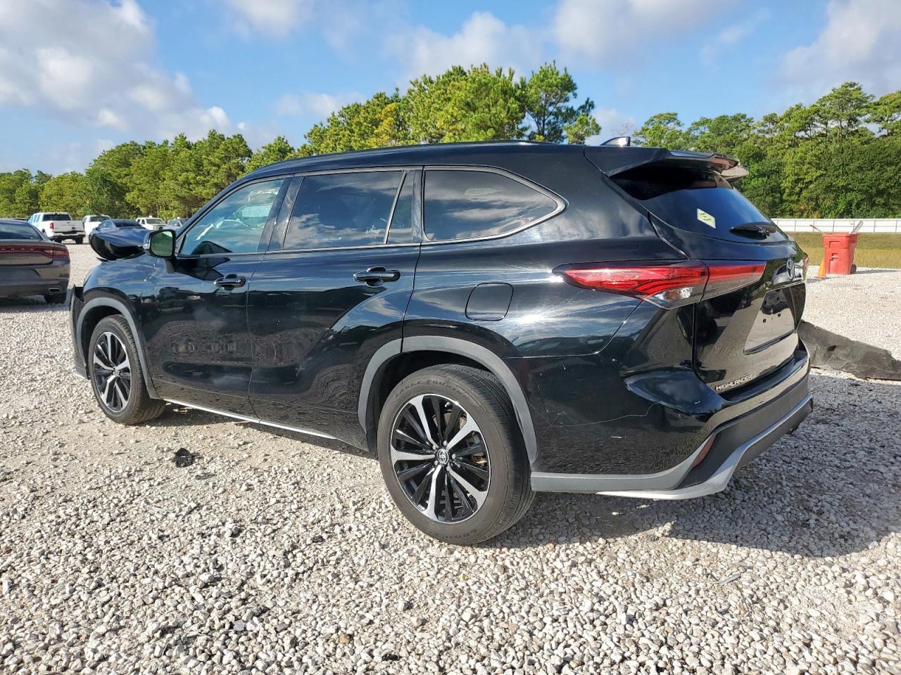 2022 TOYOTA HIGHLANDER