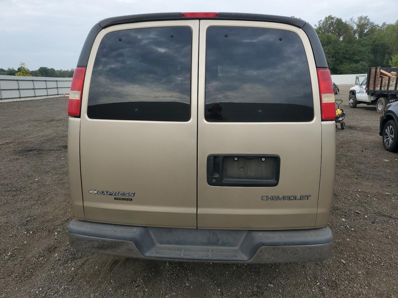 2005 CHEVROLET Express 3500