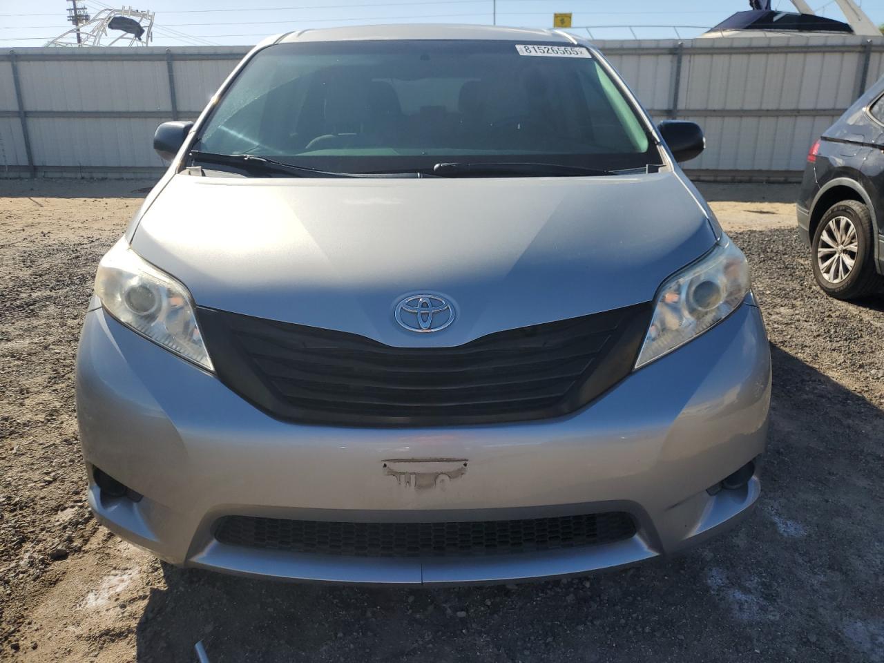 2015 TOYOTA SIENNA