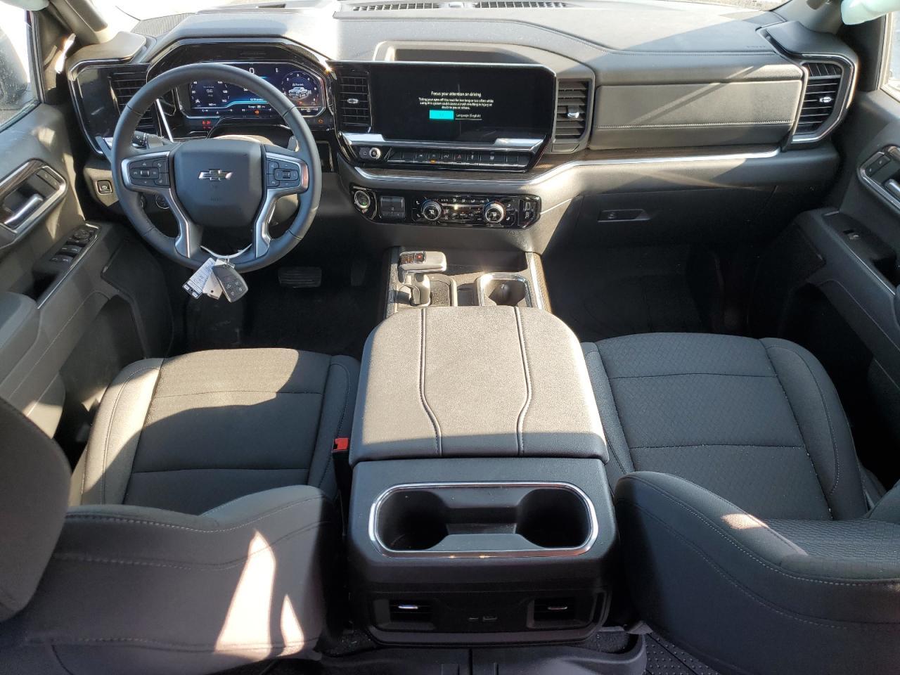2025 CHEVROLET Silverado