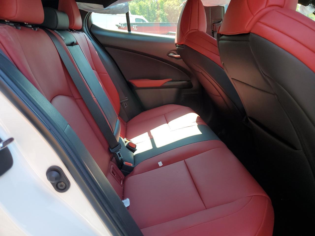 2022 LEXUS Ux