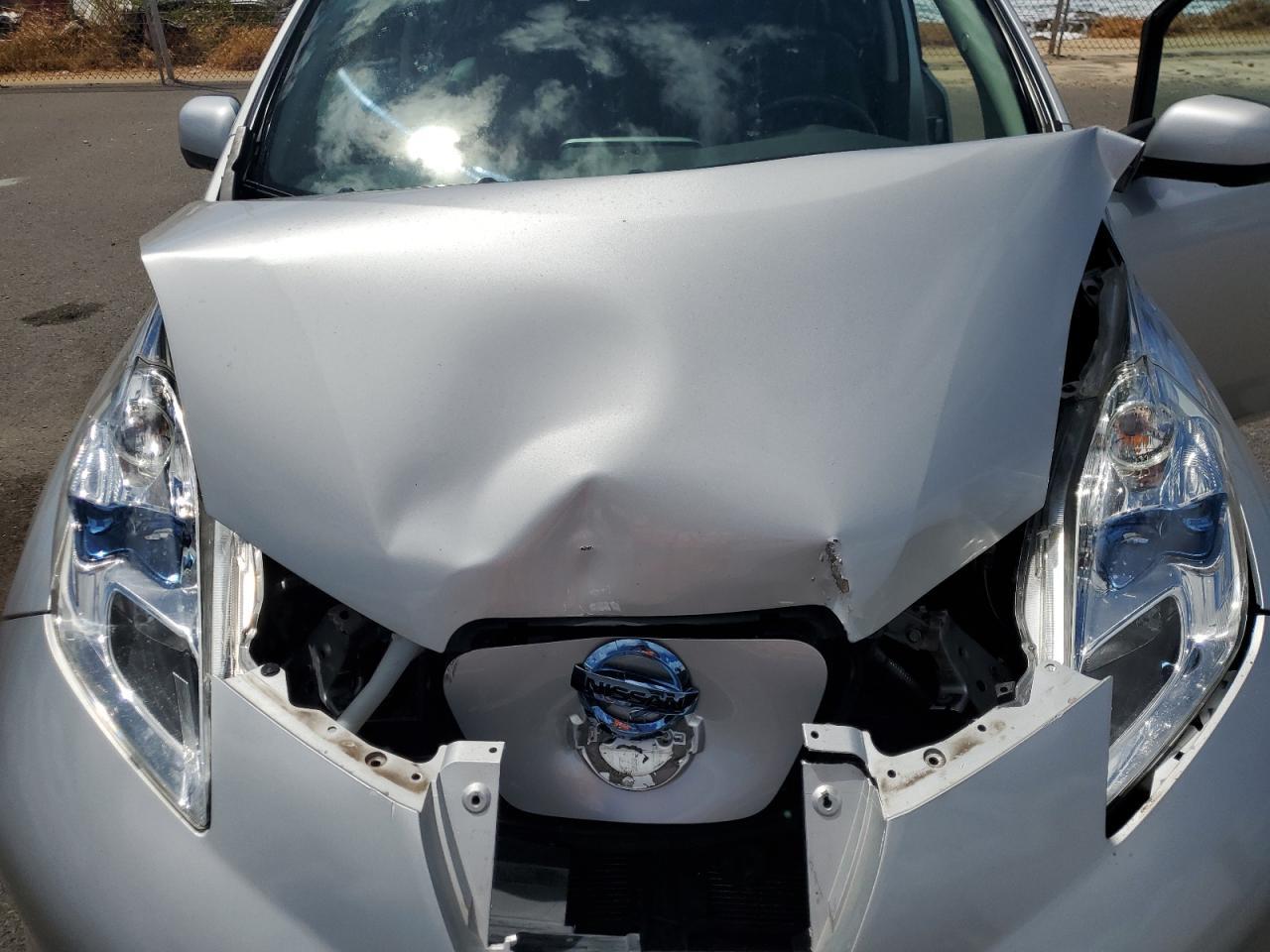 2015 NISSAN LEAF