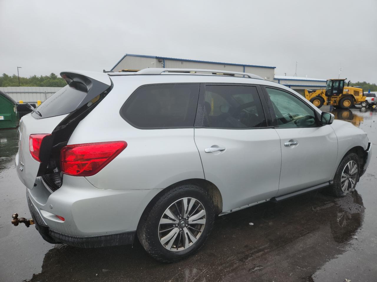 2017 NISSAN PATHFINDER
