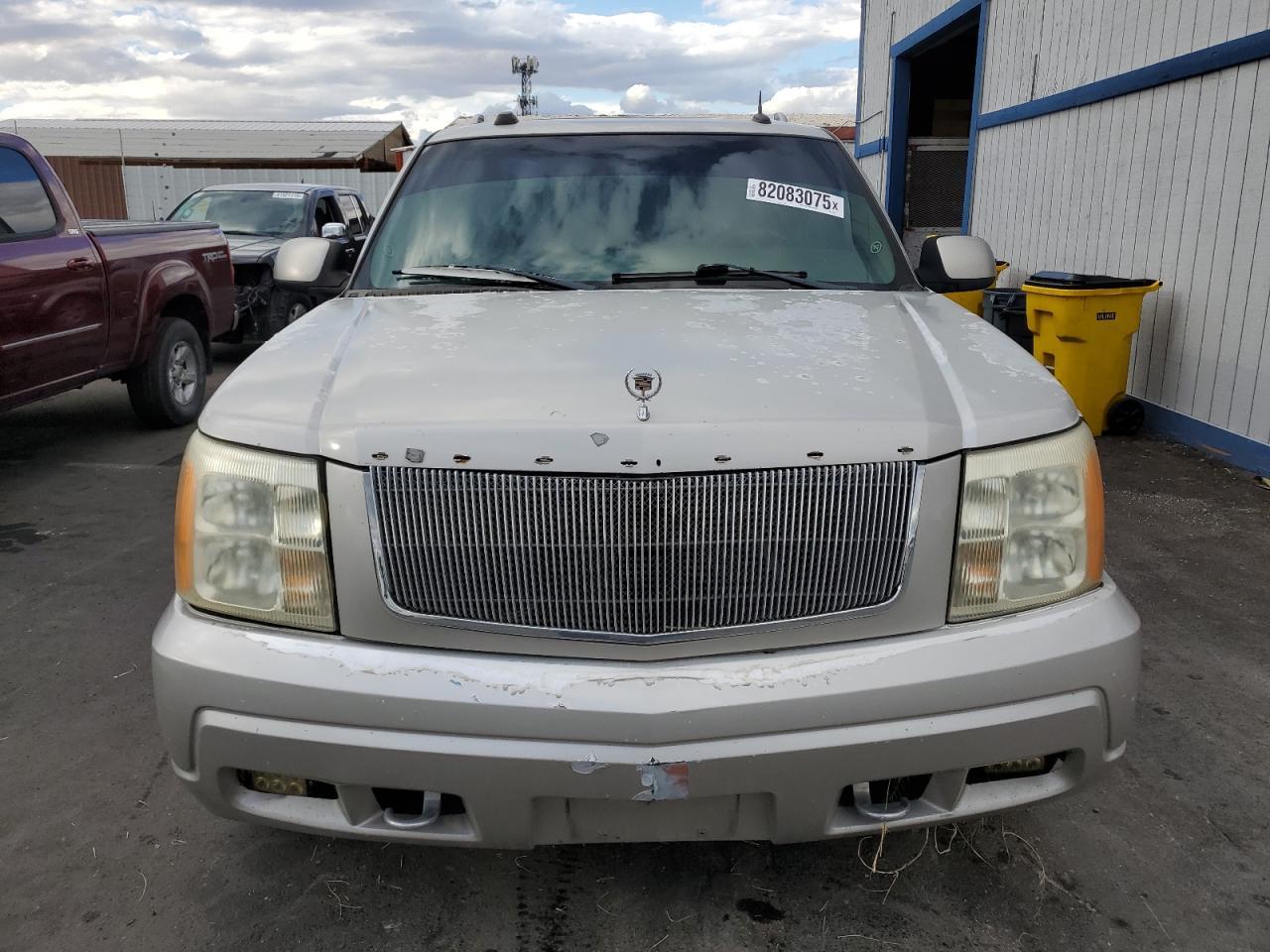 2004 CADILLAC Escalade ESV