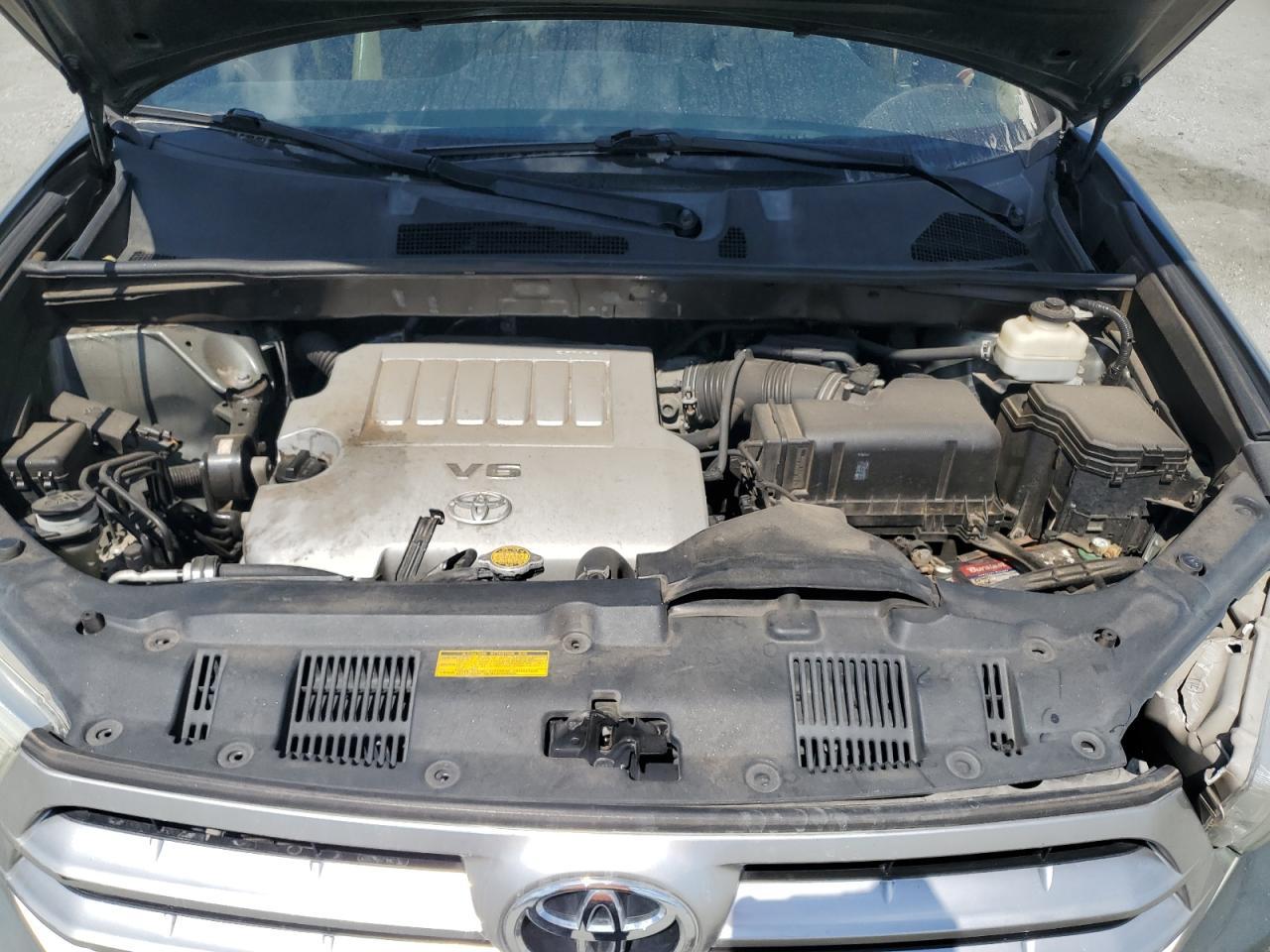 2013 TOYOTA HIGHLANDER