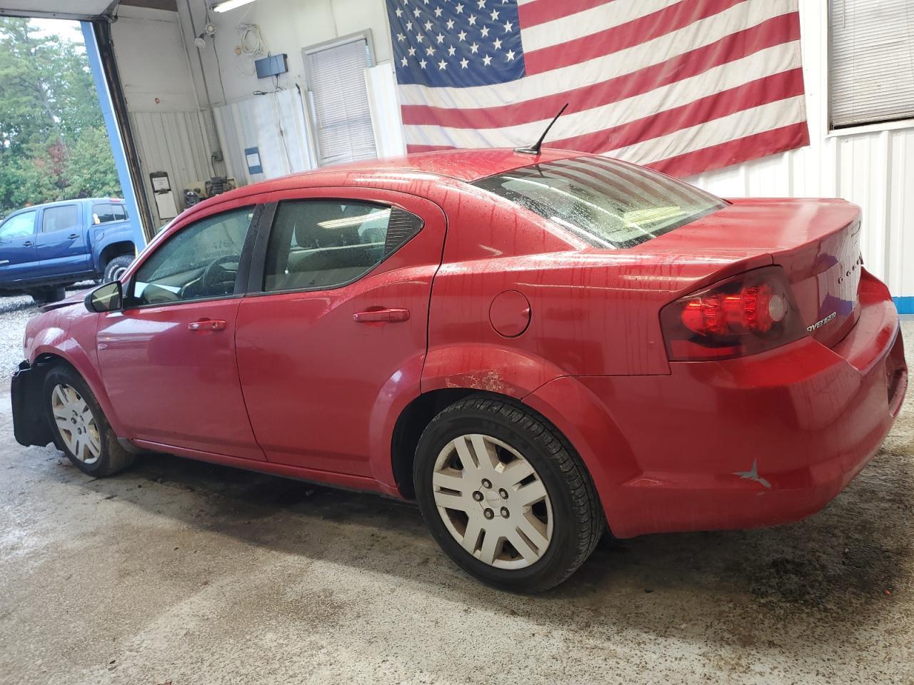 2013 DODGE Avenger