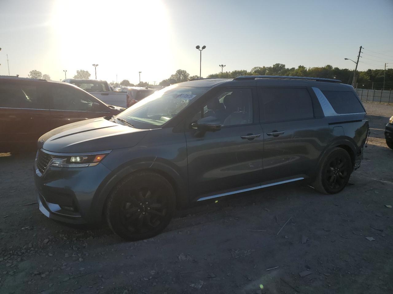2023 KIA Carnival