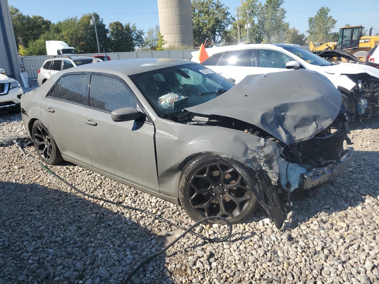 2019 CHRYSLER 300