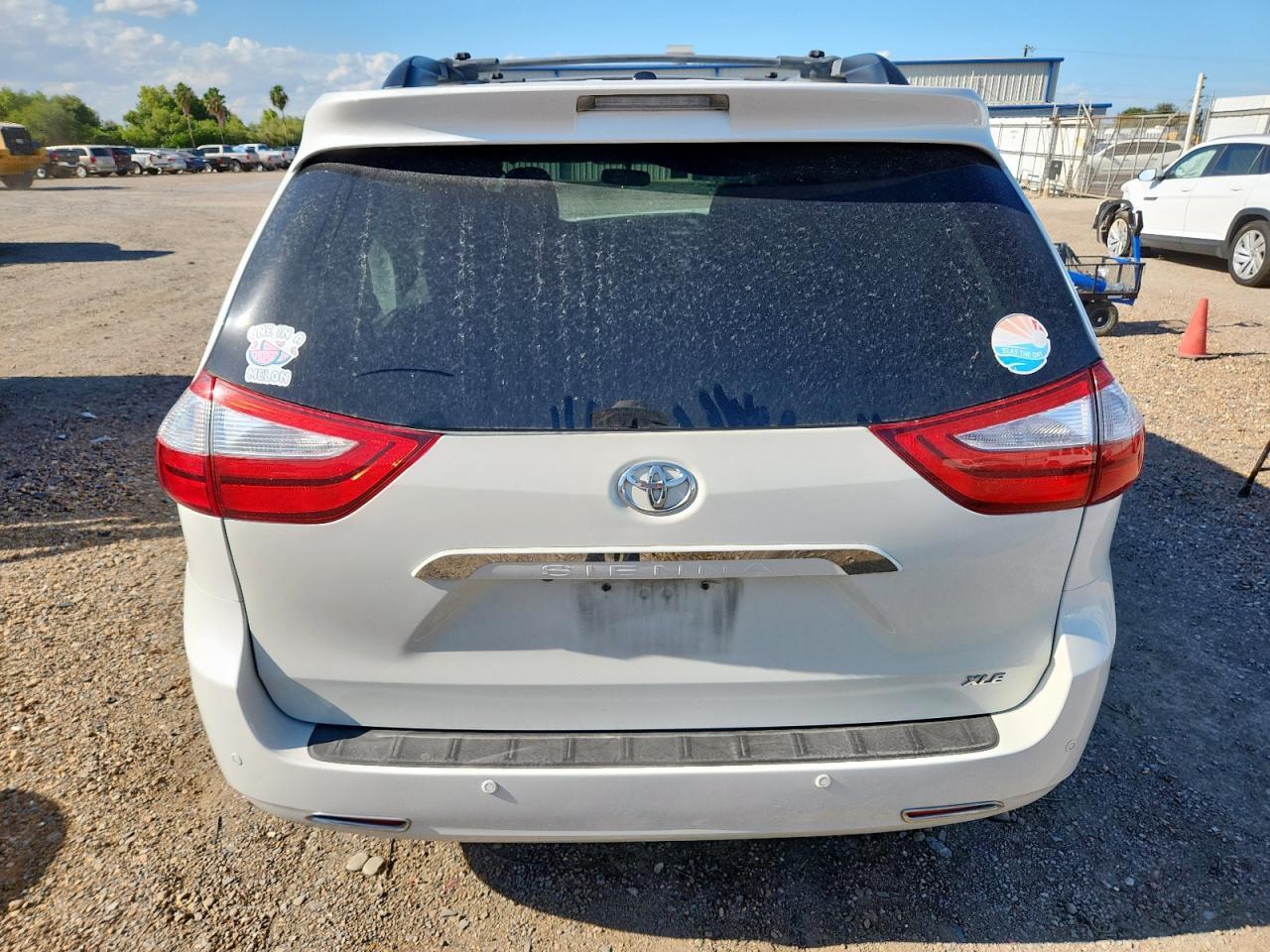 2016 TOYOTA SIENNA