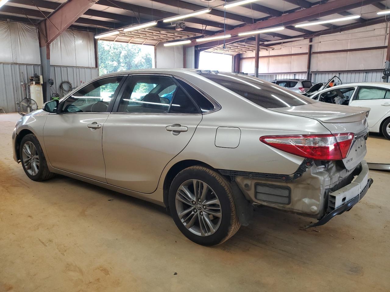 2016 TOYOTA CAMRY