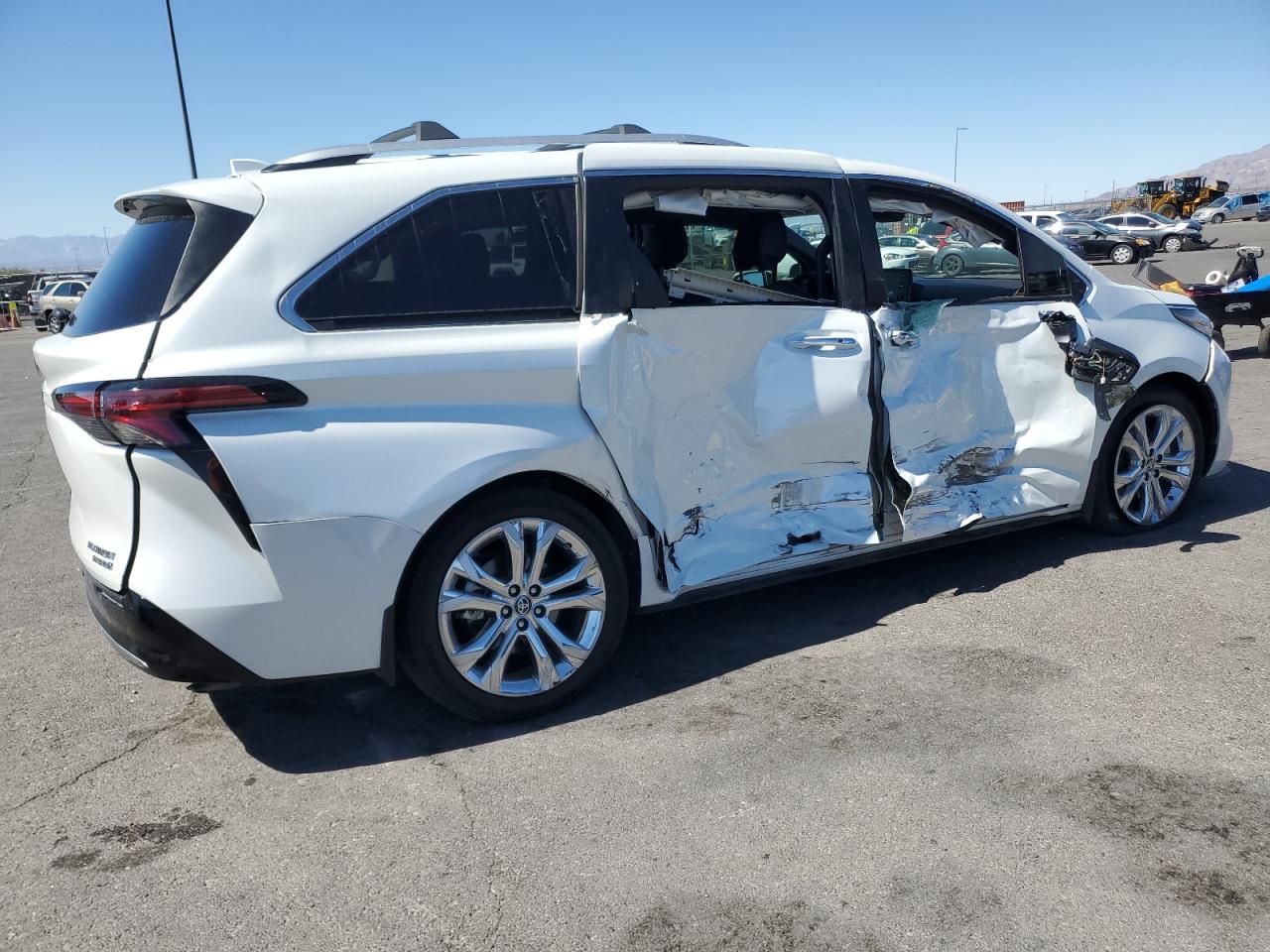 2022 TOYOTA SIENNA