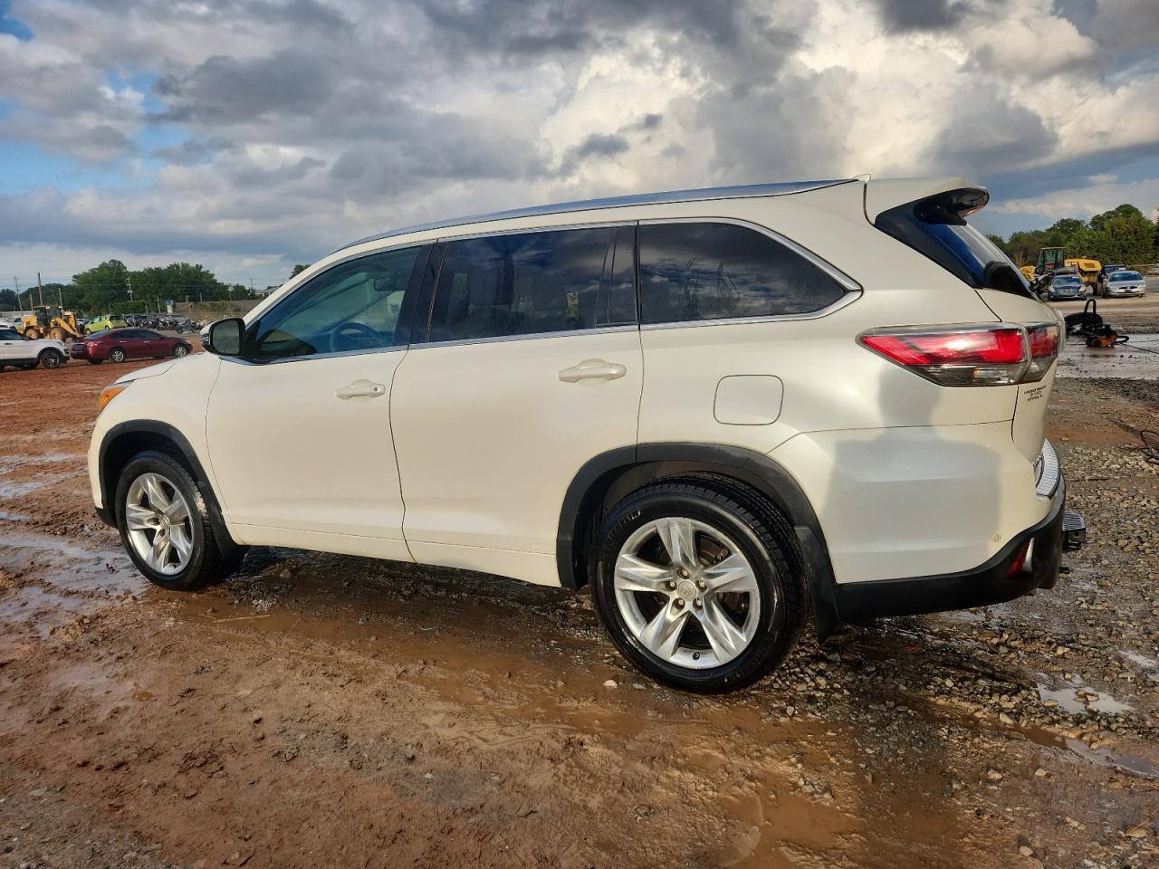 2015 TOYOTA HIGHLANDER