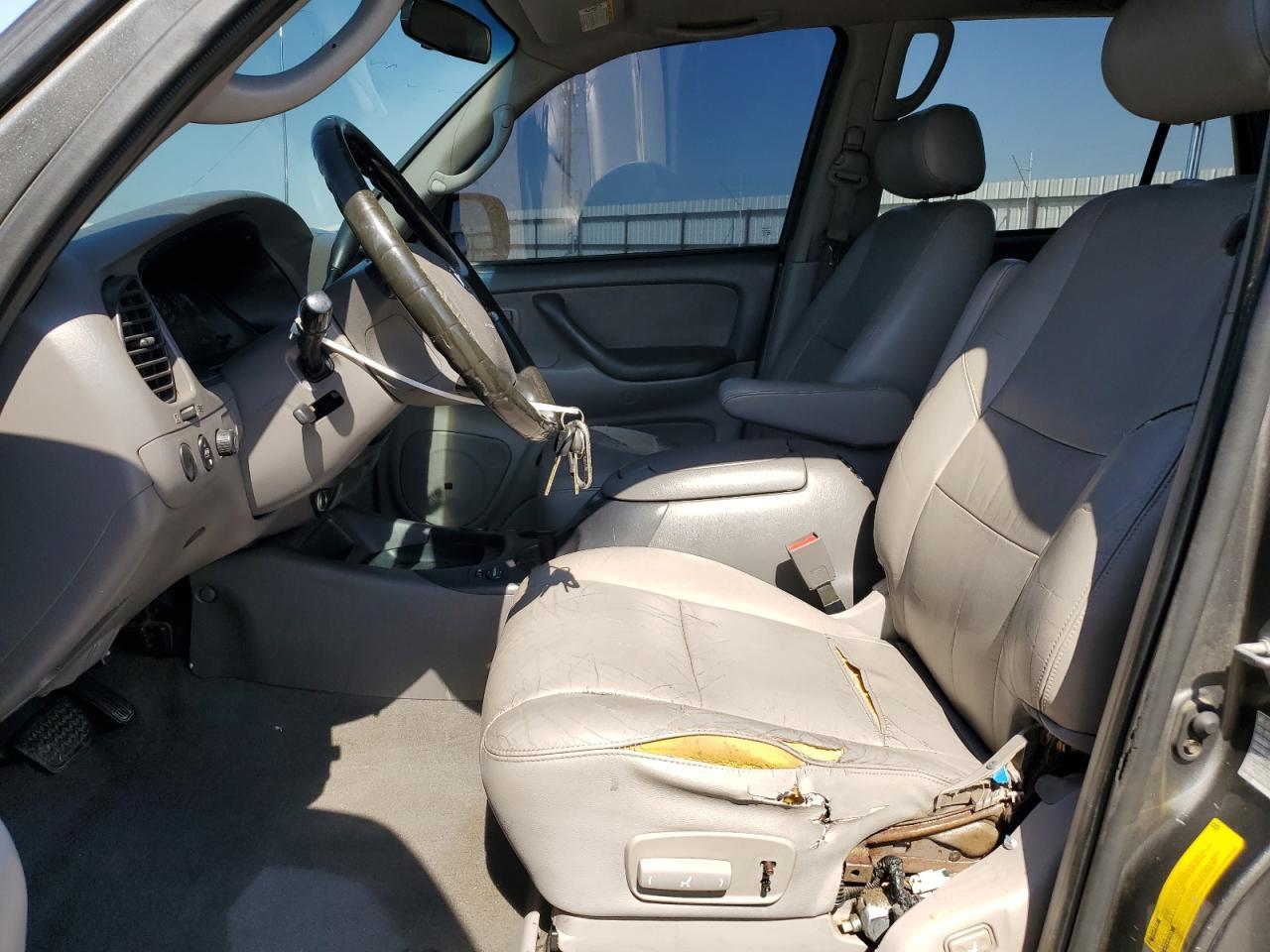 2003 TOYOTA Sequoia