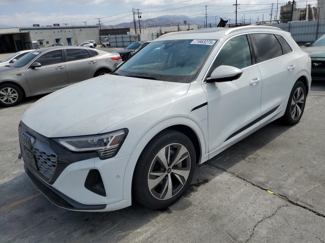 2024 AUDI Q8