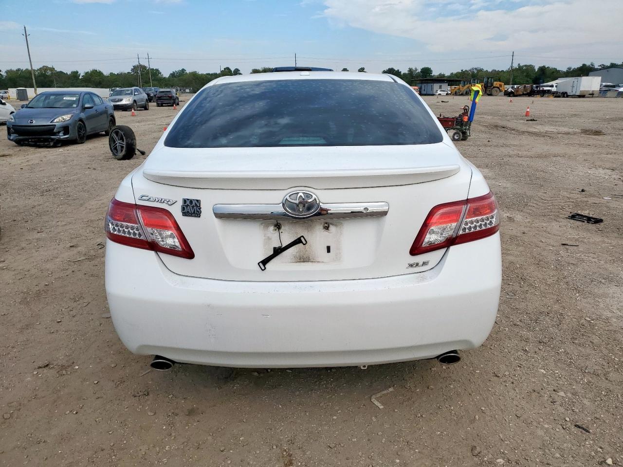 2011 TOYOTA CAMRY