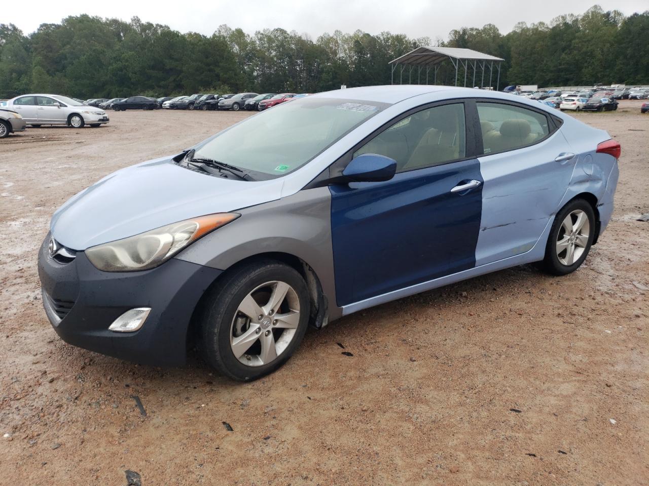 2013 HYUNDAI ELANTRA