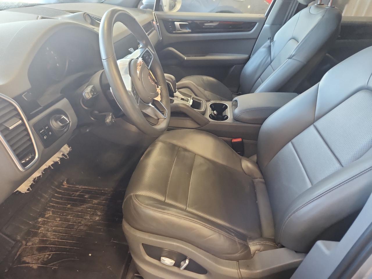 2019 PORSCHE CAYENNE