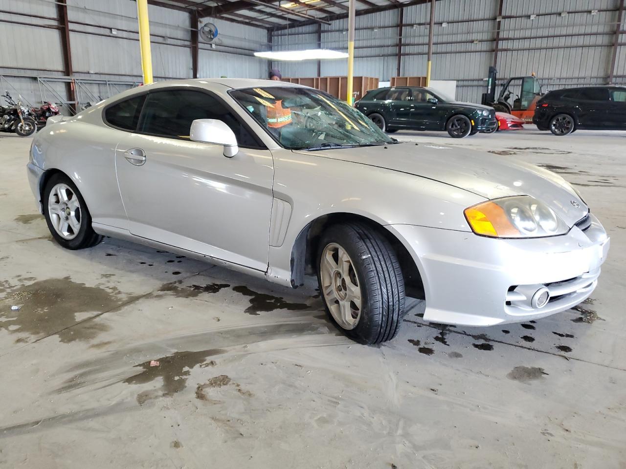 2004 HYUNDAI Tiburon
