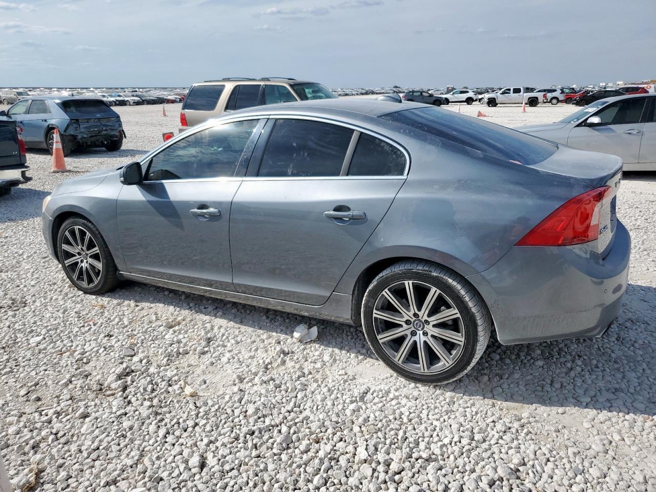 2016 VOLVO S60