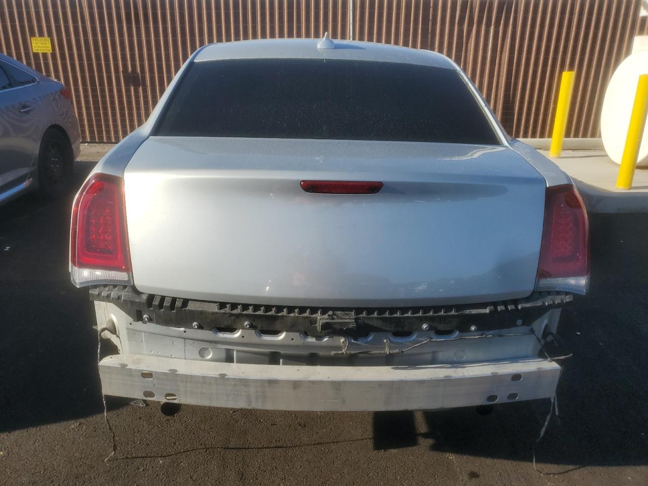 2019 CHRYSLER 300
