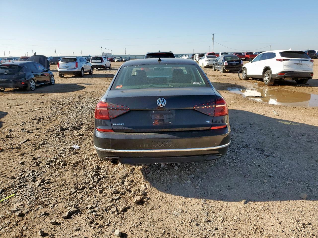 2018 VOLKSWAGEN Passat