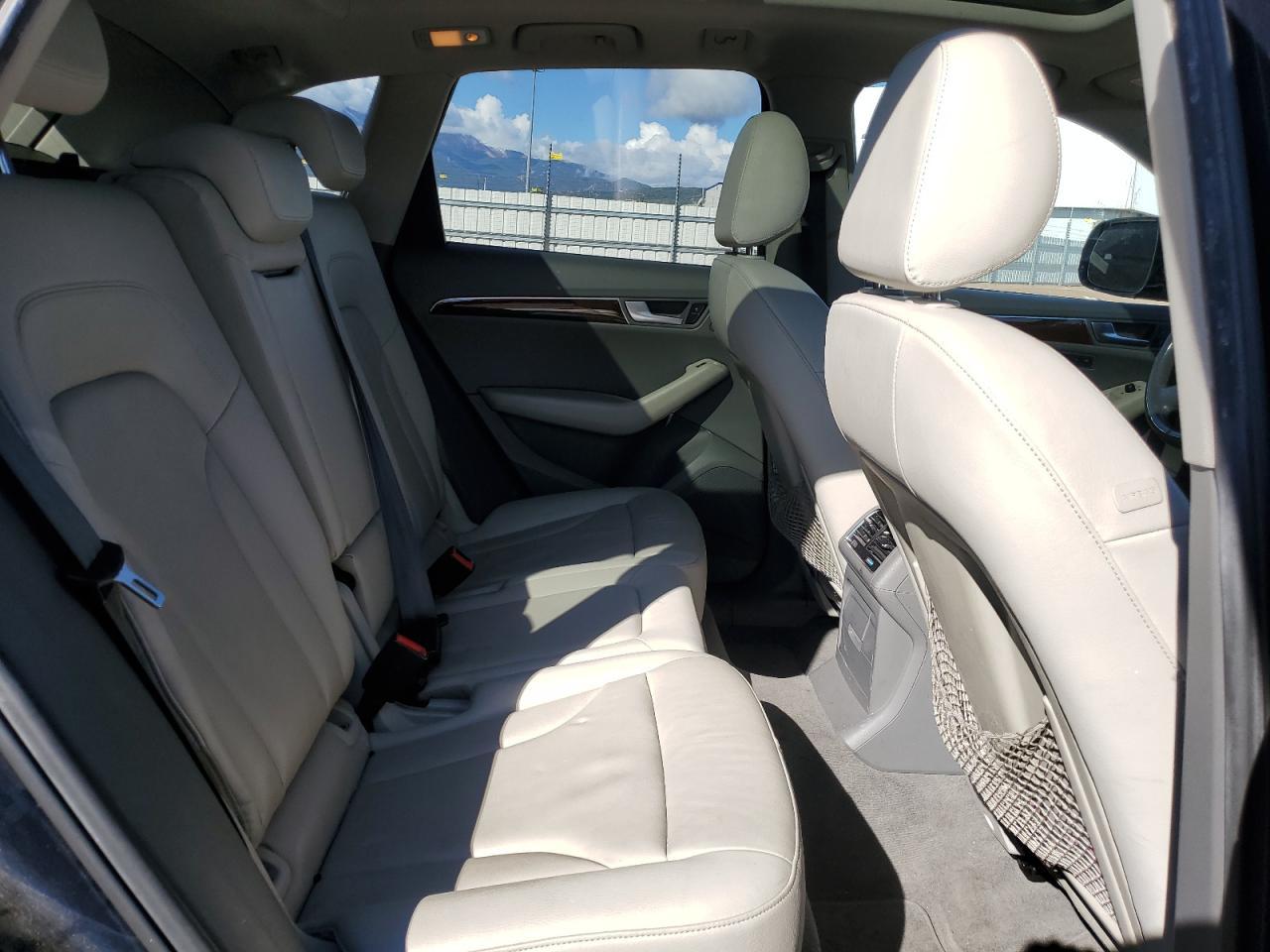2010 AUDI Q5
