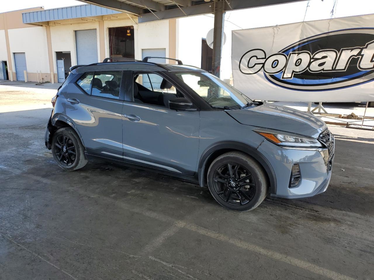 2021 NISSAN KICKS
