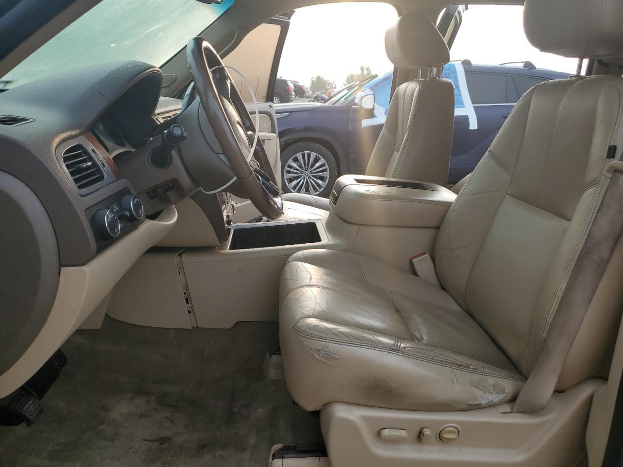 2011 CHEVROLET Suburban