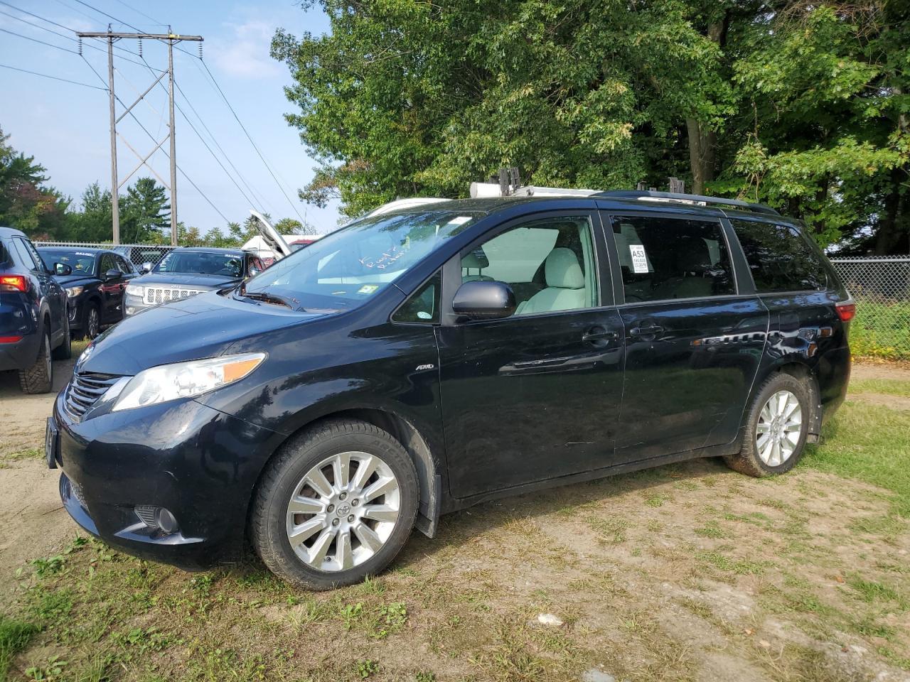 2016 TOYOTA SIENNA