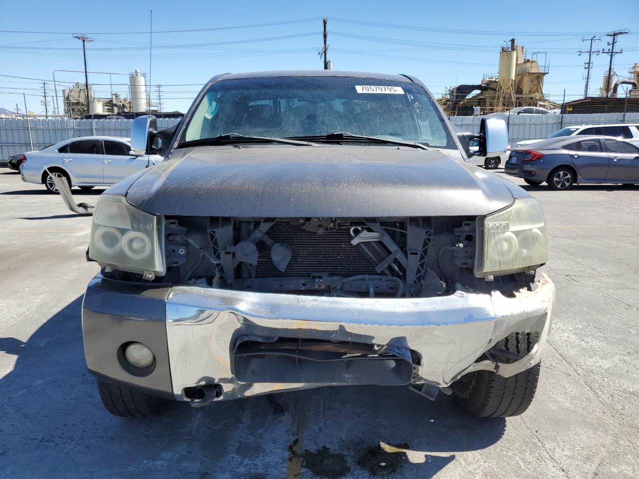 2005 NISSAN Titan
