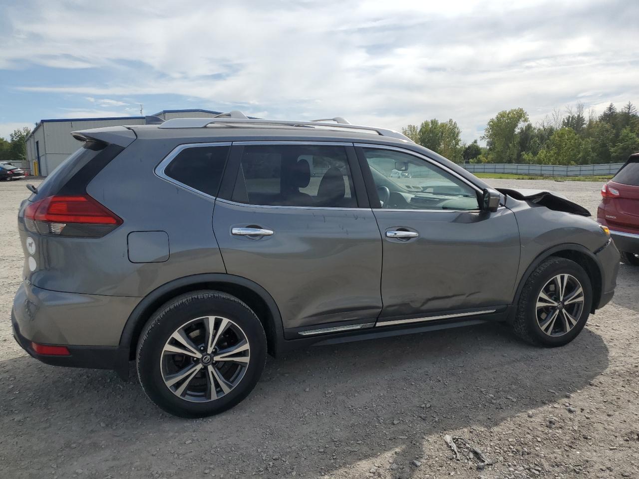 2017 NISSAN ROGUE