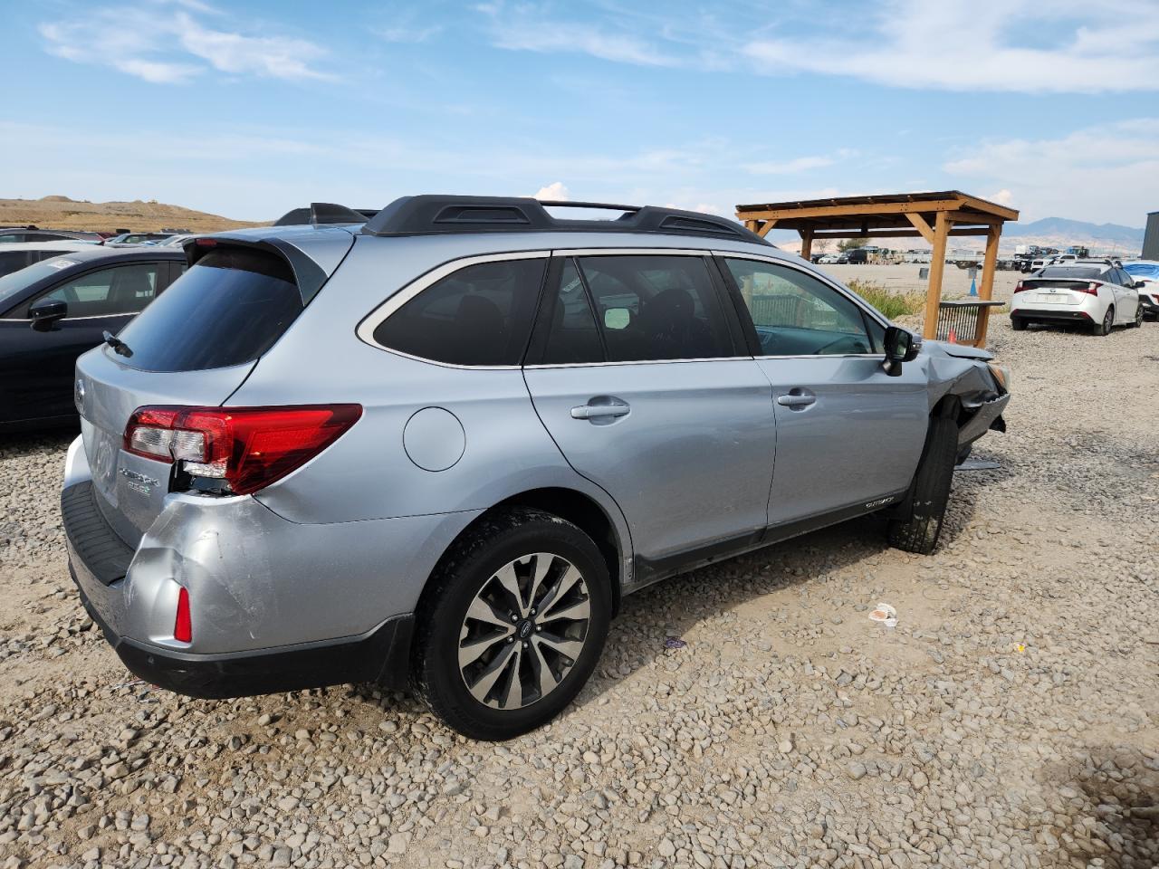 2017 SUBARU Outback