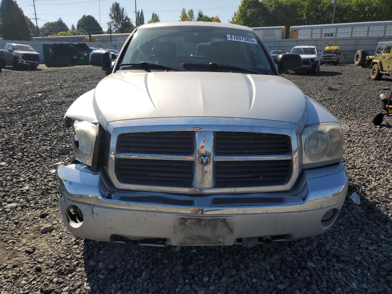 2005 DODGE Dakota