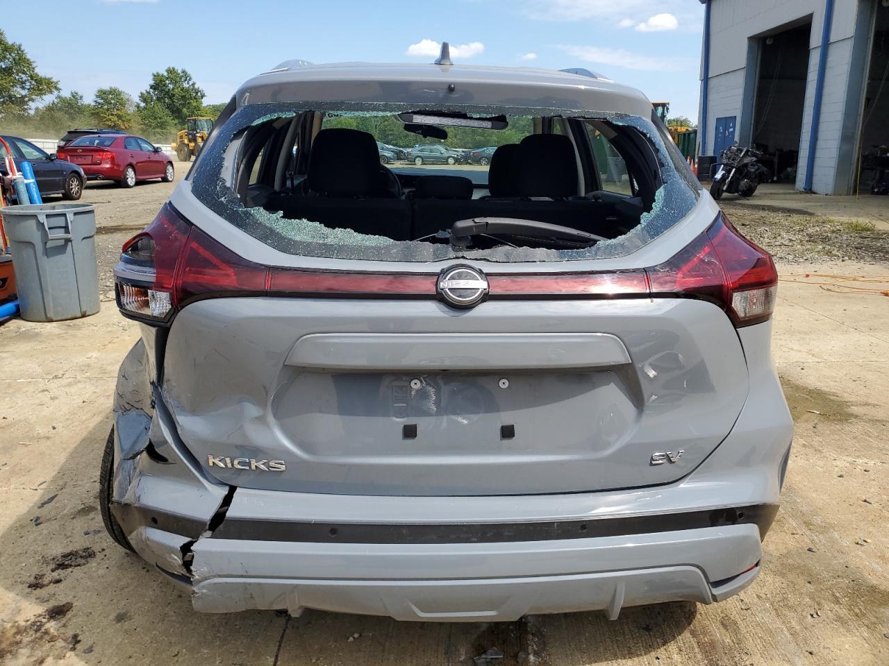 2023 NISSAN KICKS