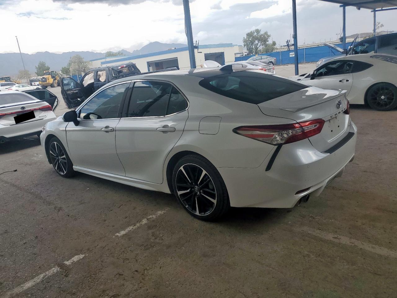 2018 TOYOTA CAMRY