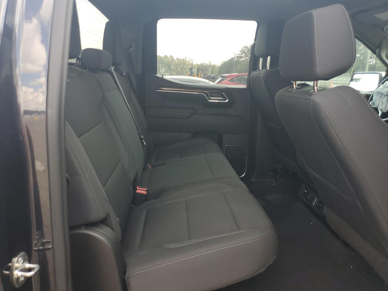 2023 CHEVROLET Silverado